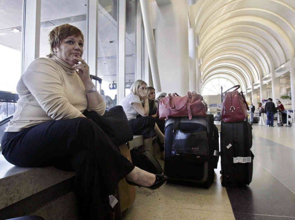 stranded MD-80 passengers stranded MD-80 passengers